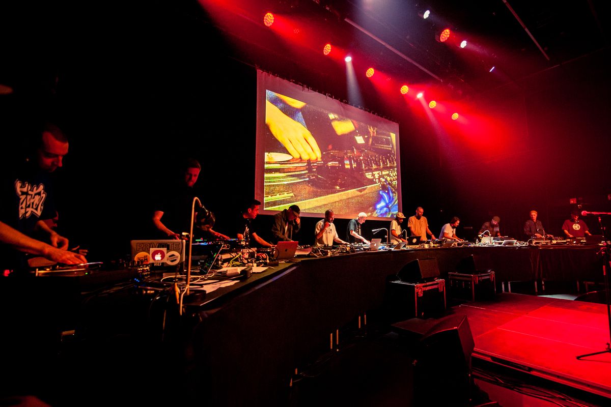 DJ Grazzhoppa's DJ Bigband