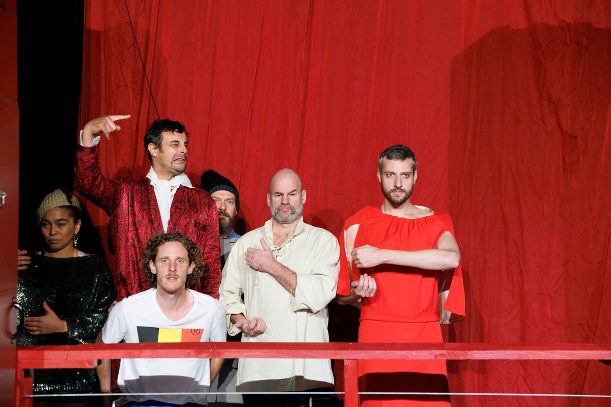Muziektheater Transparant/Silence Radio - Portici